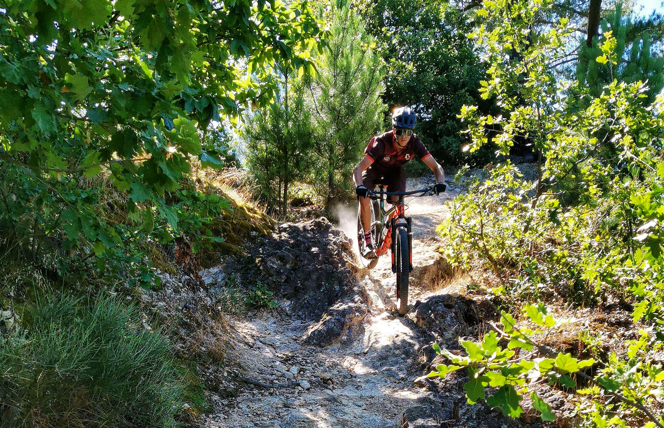 AUSGEBUCHT - Enduro Trip Monts d'Ardèche - Mountainbike-Events