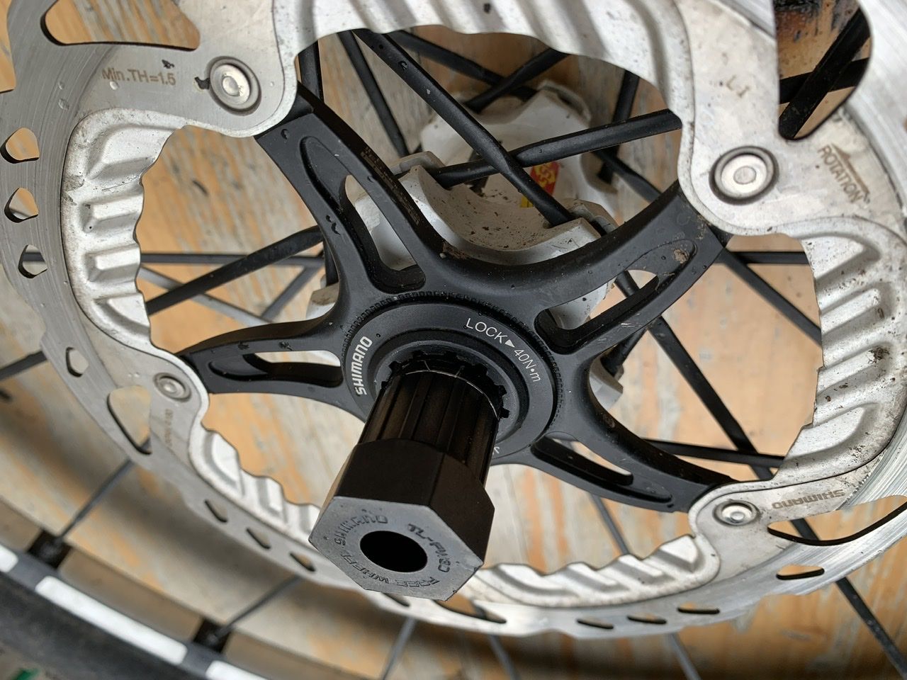 Shimano Bremsscheibe Center Lock lösen | MTB-News.de | IBC Mountainbike  Forum