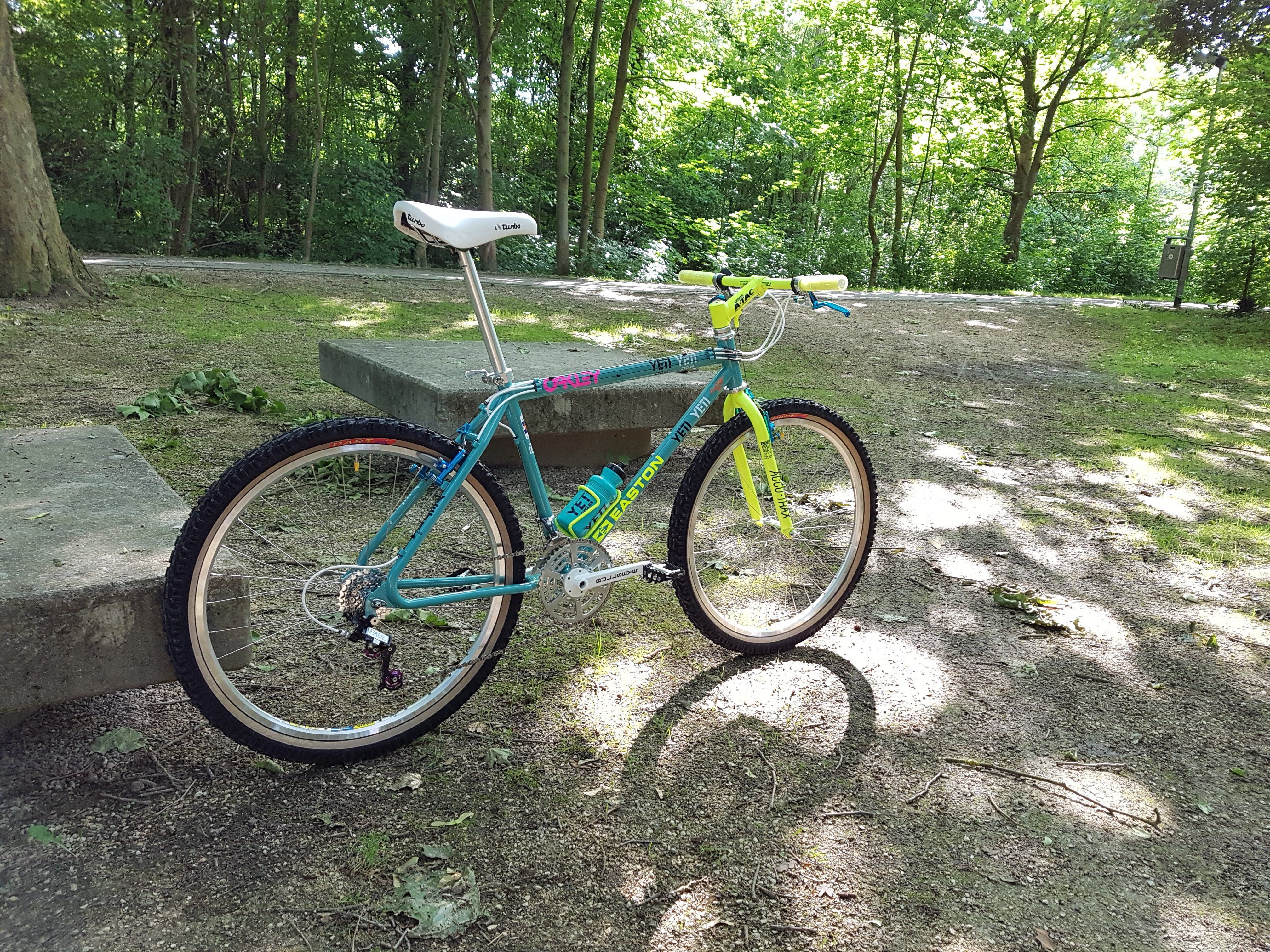 Fahrrad-Flaschenhalter bei fehlendem Gewinde selber bauen - MTB