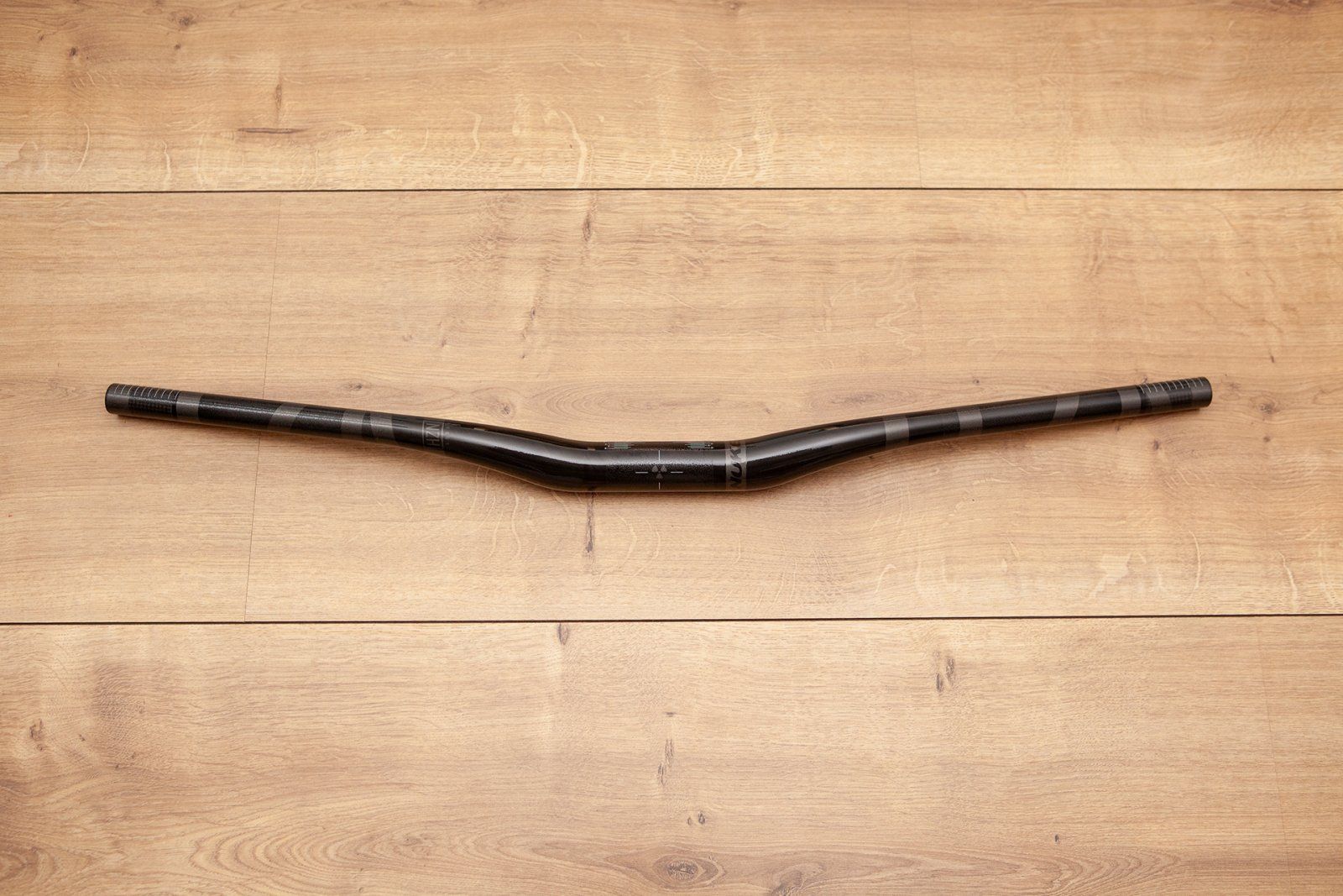 Nukeproof_Horizon_V2_Carbon_Riser_Bar.jpg