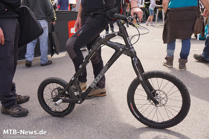 BACK C6 - Bike-Roller im Rucksack-Format [Riva 2014] - MTB-News.de
