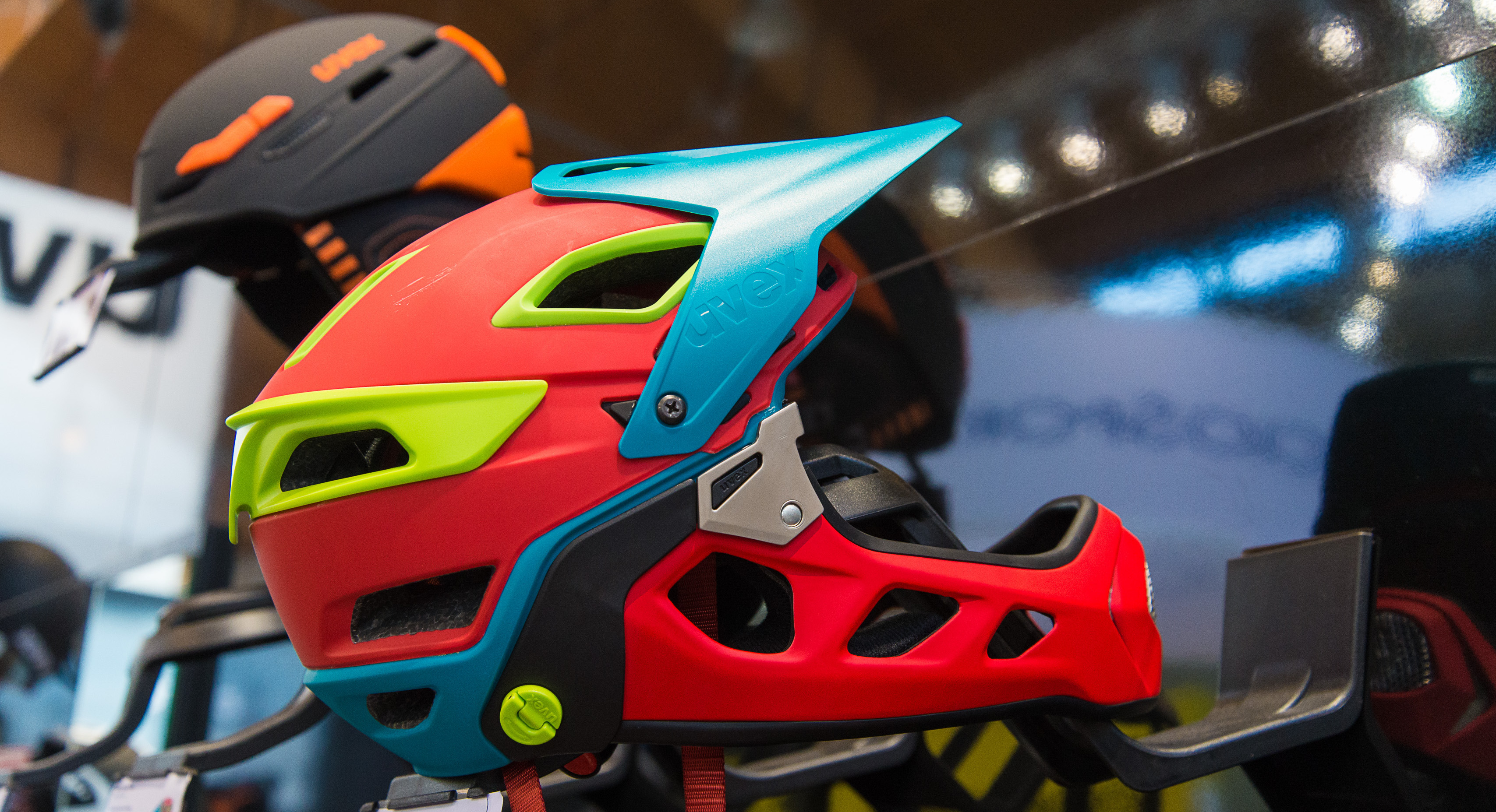 Eurobike 2016: Uvex - Jakyll hde Helm mit abnehmbarem Kinnschutz