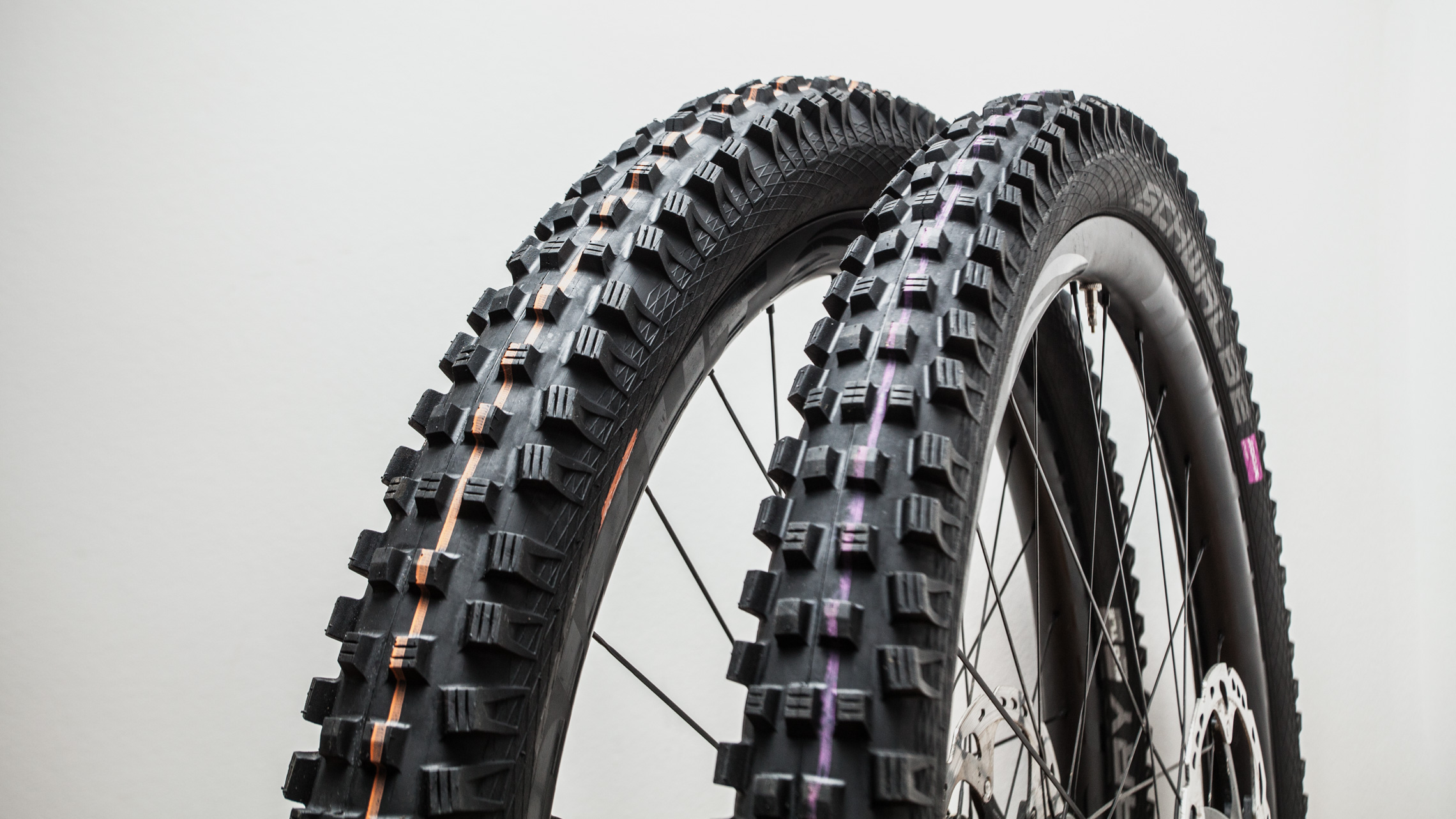 Schwalbe Addix Soft und Ultra Soft: Neue Gravity-Gummimischungen im Test -  MTB-News.de