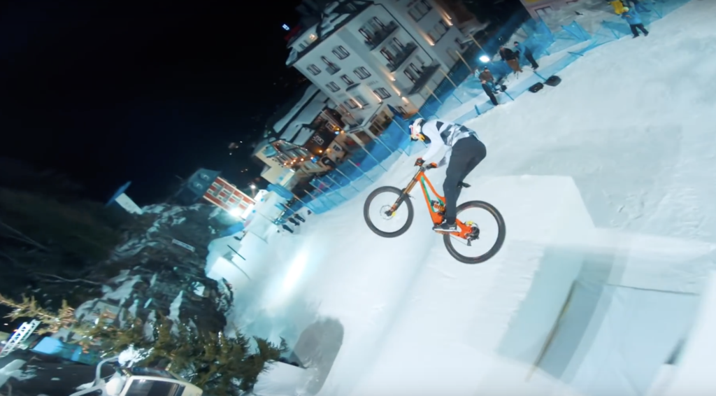 Red Bull Playstreets 2019 Fabio Wibmer erobert SkiFreestyleKurs auf