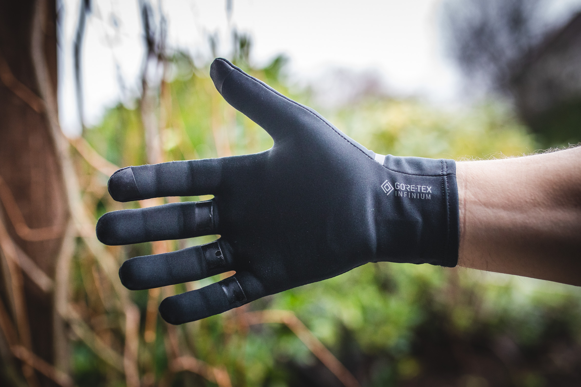 Gore Wear M Gore-Tex Infinium Handschuhe im Test: Stretch für die Hand