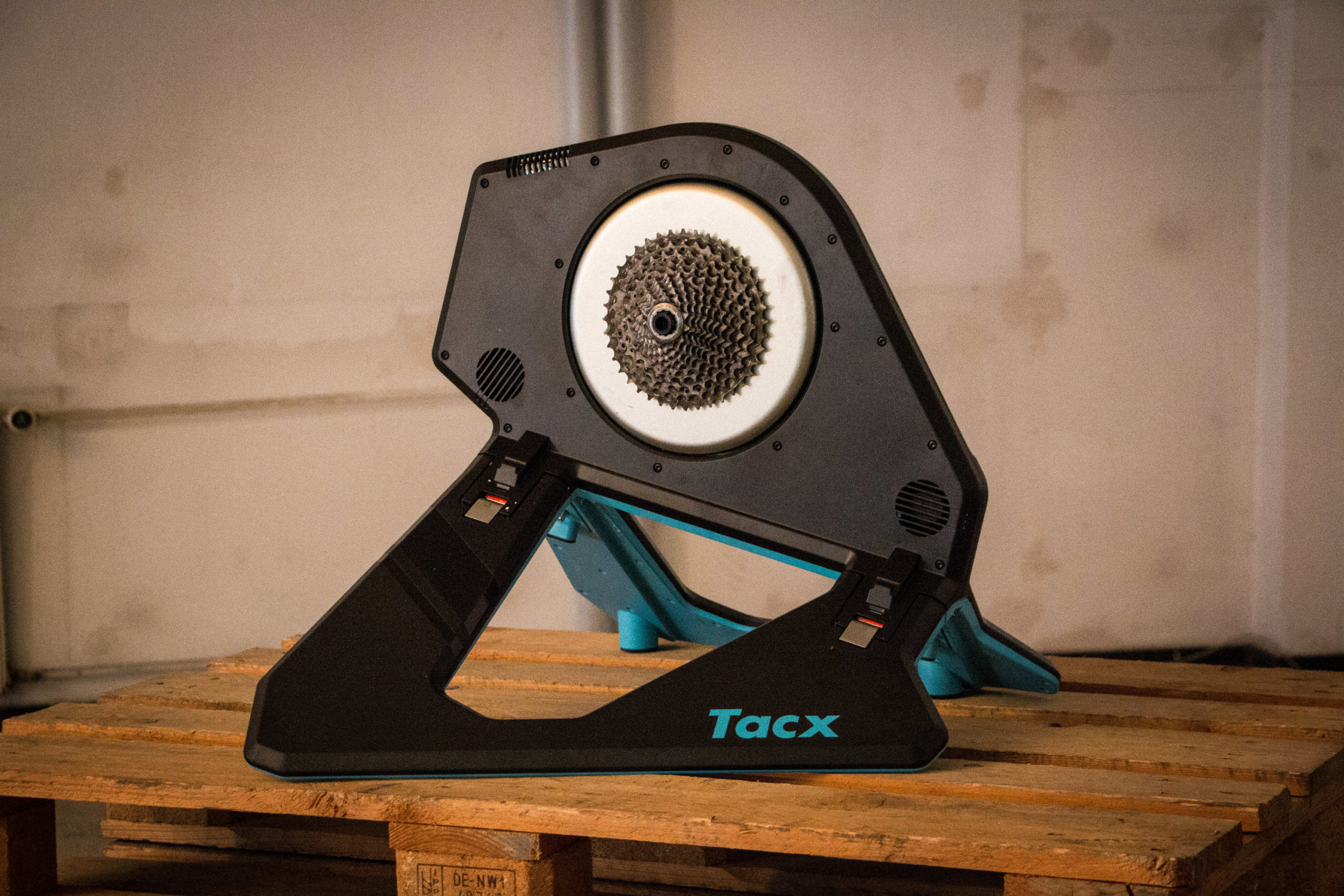 Tacx Neo 2T Smart im Test: Perfektes Feeling im Radsport-Home-Office?