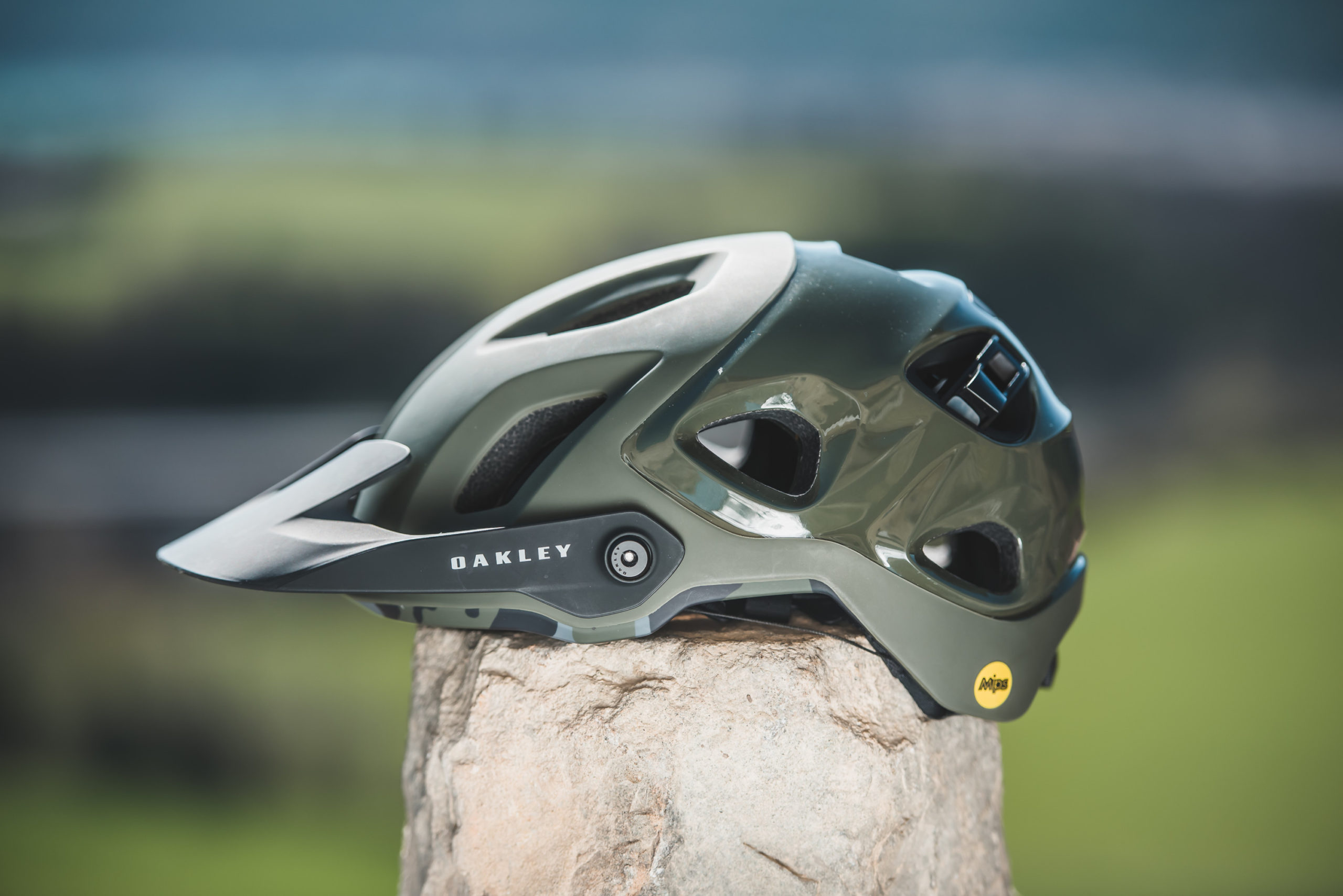 Oakley DRT5 im Test: Das Schweizer Taschenmesser unter den Helmen