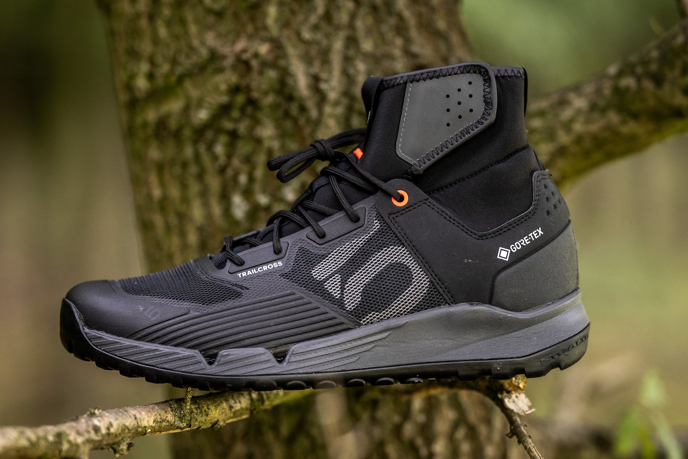 Adidas Five Ten Trailcross Gore-Tex: MTB-Schuh für nasse Bedingungen
