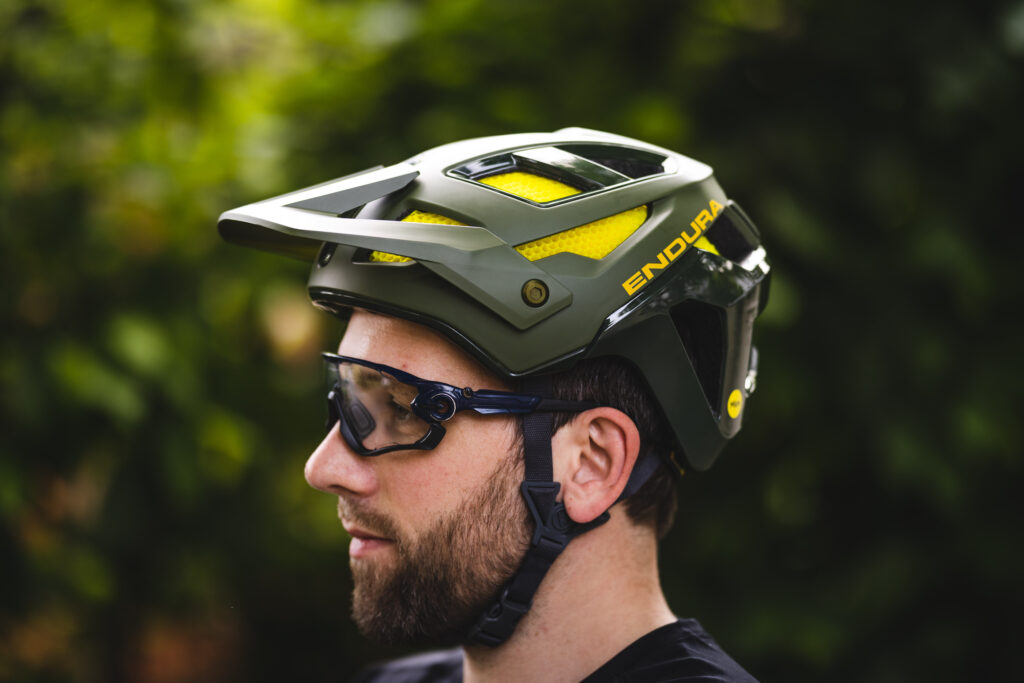 Endura MT500 MTB-Helm: Neuauflage mit Koroyd-Kern & Mips - MTB-News.de