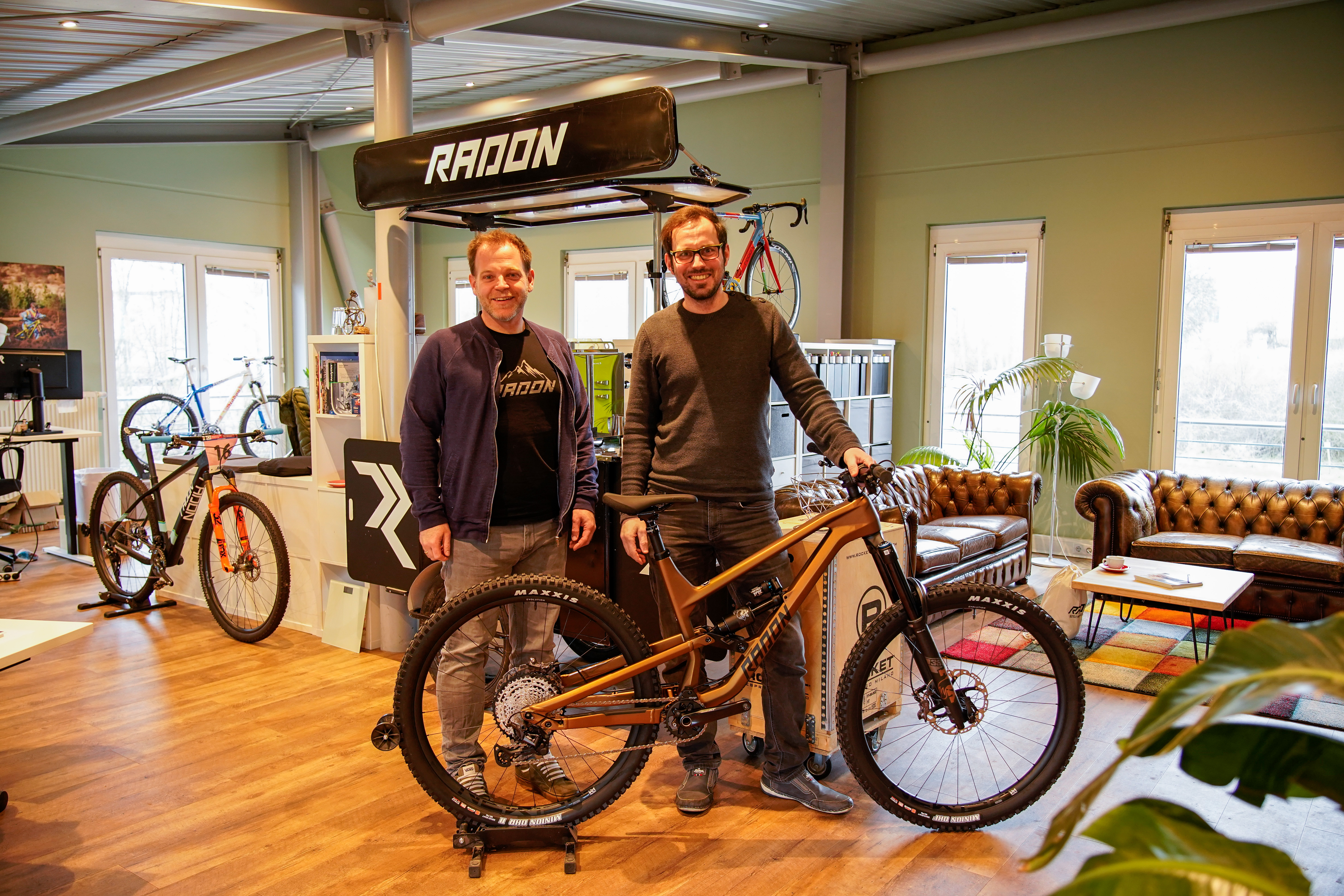 WBR-Gewinnübergabe bei Radon: „Ich hab wahrscheinlich ein Fahrrad  gewonnen...?“ - MTB-News.de